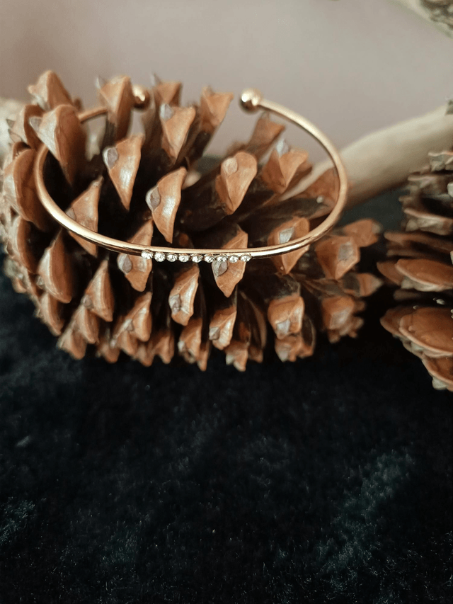 Bracelet doré et strass 