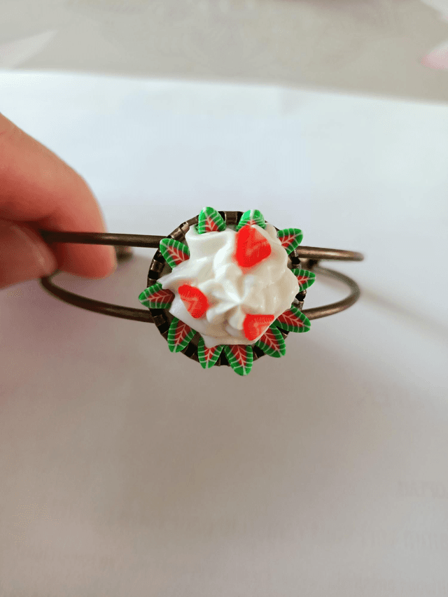 Bracelet gourmand  - Fraise chantilly 