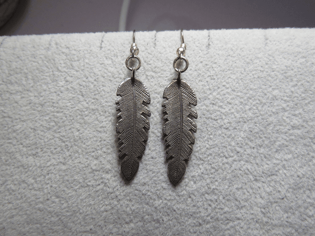 Boucles d&#039;oreilles plumes 