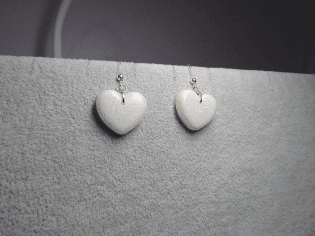 Boucles d&#039;oreilles en résine 